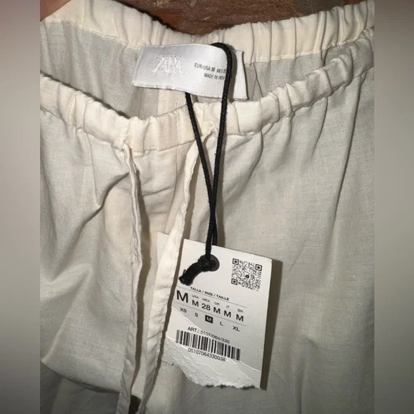 Zara Cream Drawstring Wide-Leg Pants with Green & Red Embroidery - Picture 3 of 3